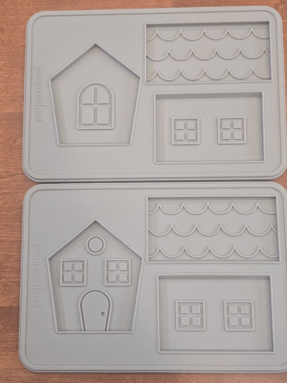 Pampered Chef Silicone Gingerbread Cookie House Molds #100136 - 2pc